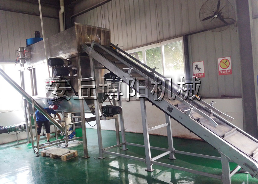石灰粉自動拆包機的特點 無塵自動破袋機應用廣泛